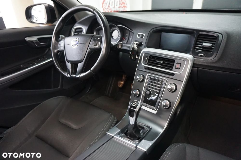 Volvo V60 D2 Kinetic - 19