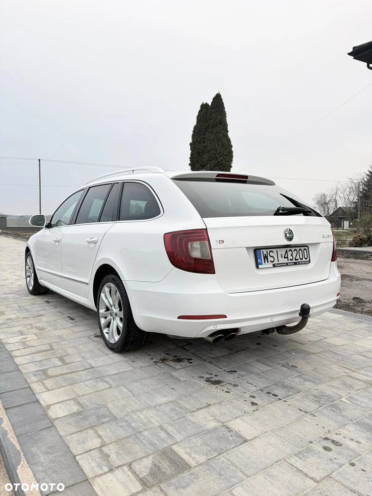 Skoda Superb 2.0 TDI Exclusive - 3