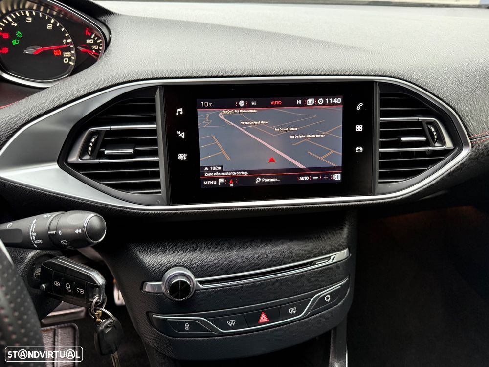 Peugeot 308 SW BlueHDi 130 EAT8 Stop & Start GT - 38