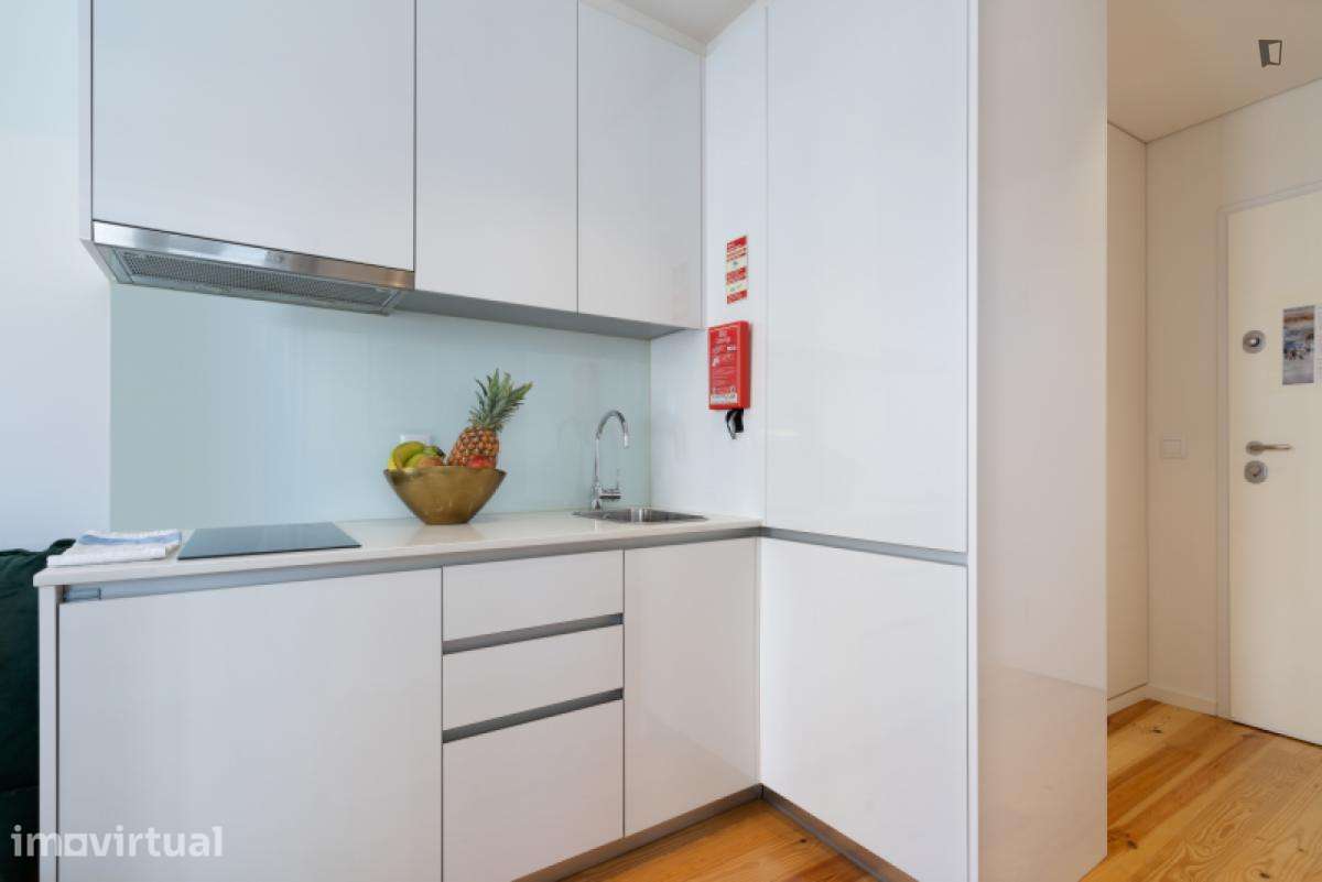 Apartamento com 1 quartos - localizado em Vitória Porto - Grande imagem: 2/25