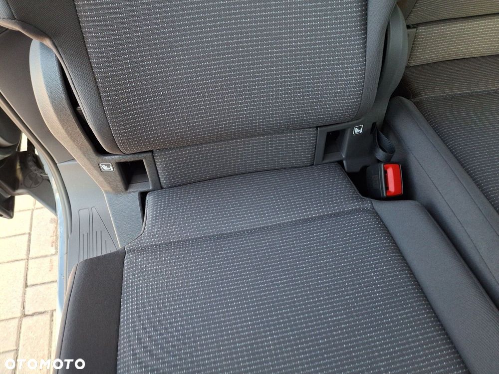Volkswagen Multivan - 37