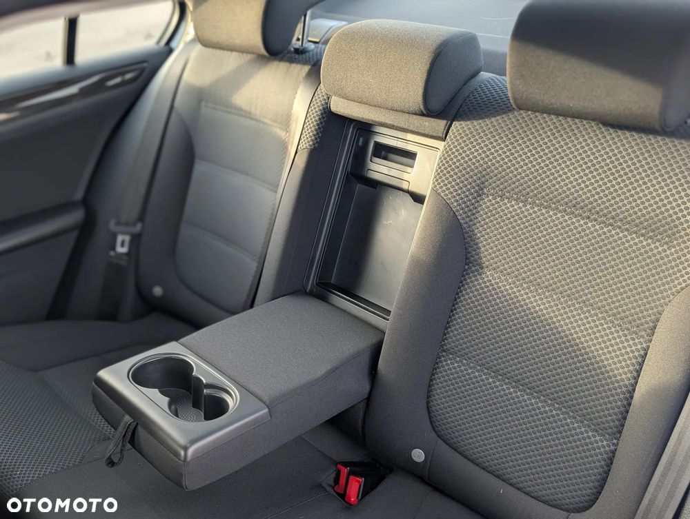 Volkswagen Jetta 1.4 TSI BlueMotion Technology - 23