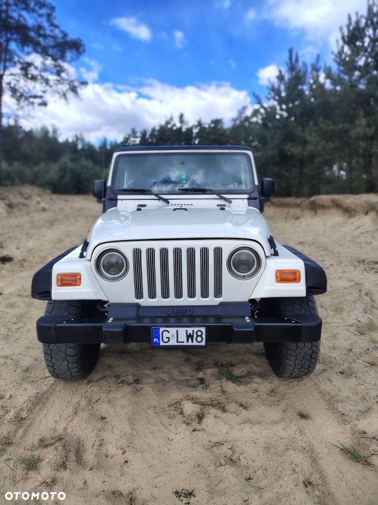 Jeep Wrangler - 11