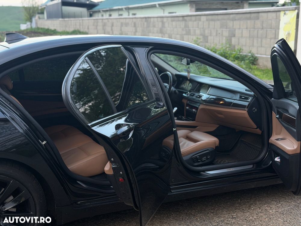 BMW Seria 7 730d xDrive - 11