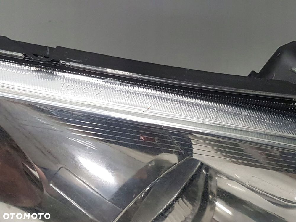 TOYOTA COROLLA VERSO 04- LAMPA PRAWY PRZÓD - 6