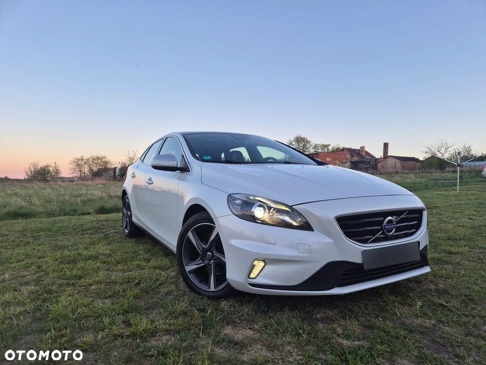 Volvo V40 D2 Drive-E R-Design Momentum - 3