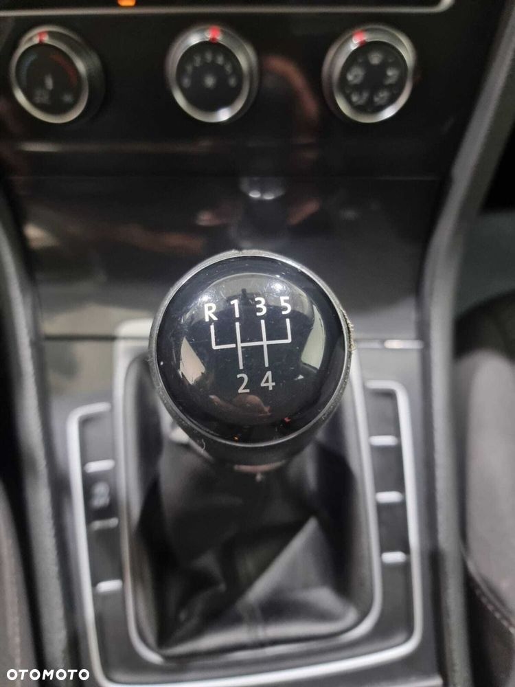 Volkswagen Golf - 20
