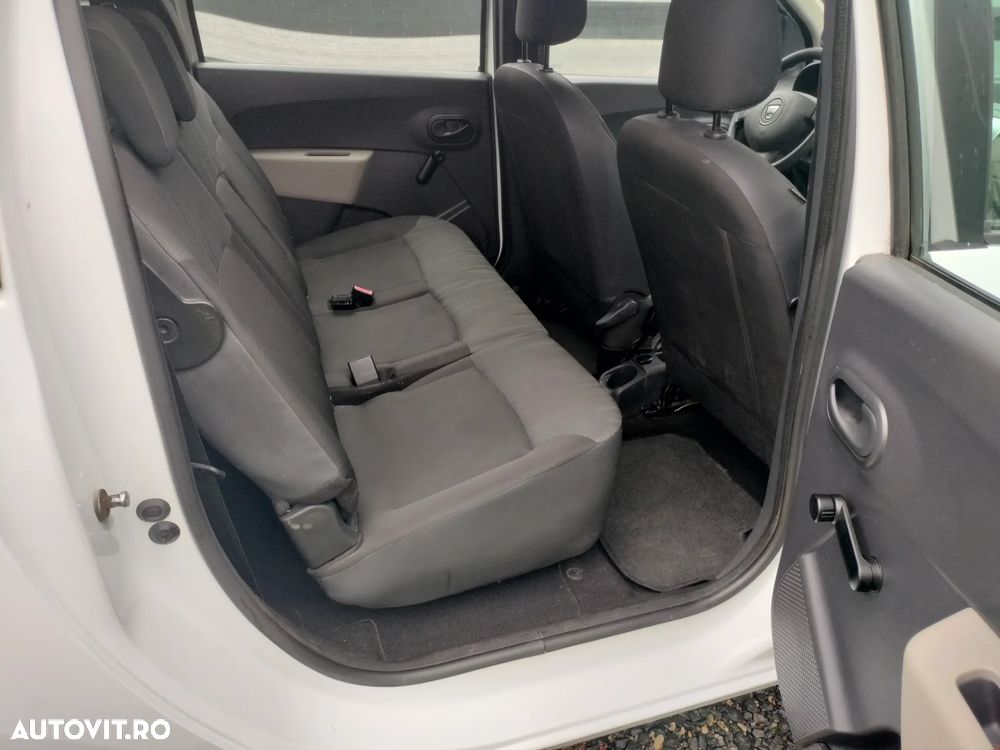 Dacia Lodgy dCi 90 Essential - 13