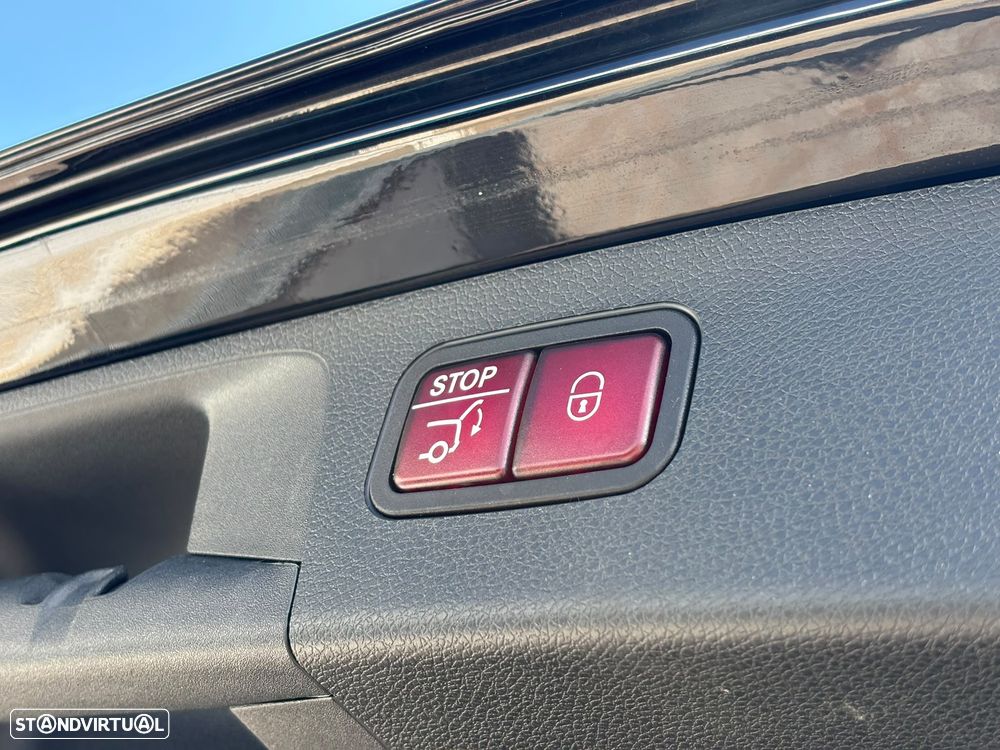 Mercedes-Benz E 300 de 9G-TRONIC AMG Line - 39