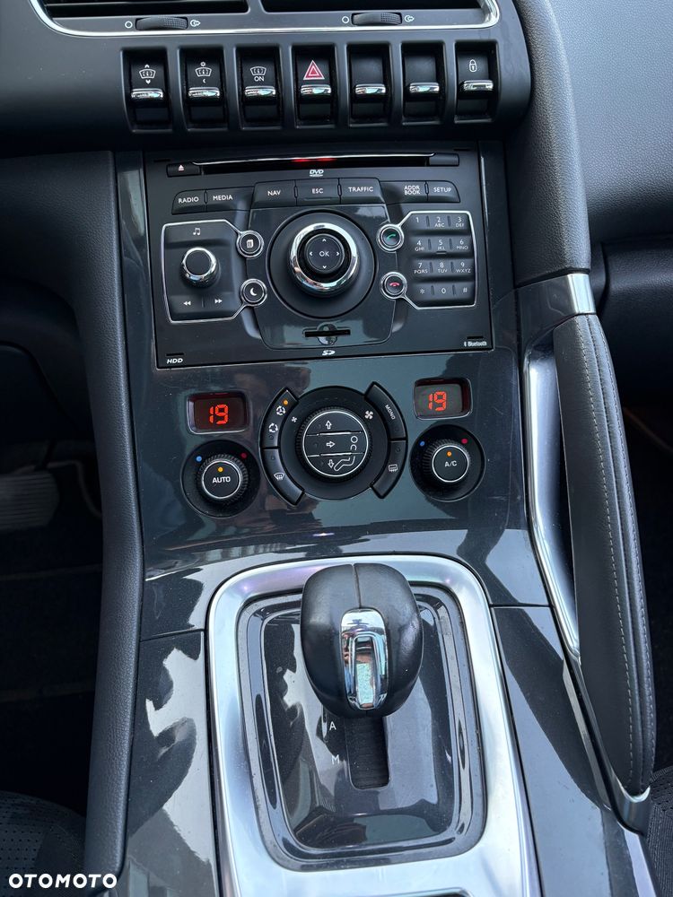 Peugeot 3008 Hybrid4 - 25