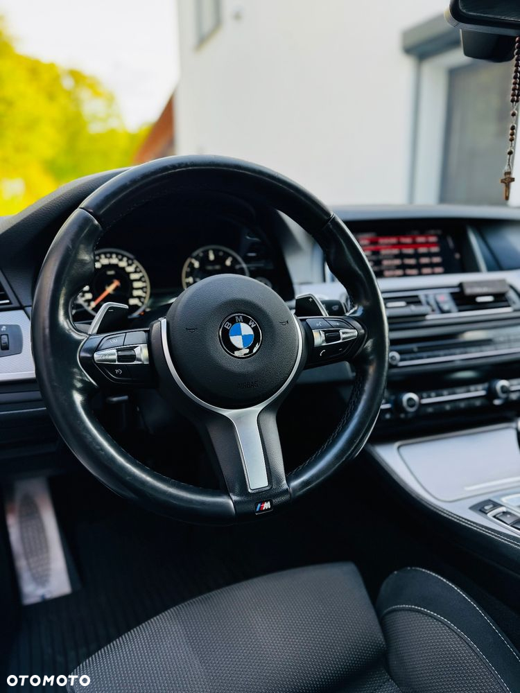 BMW Seria 5 520d xDrive - 12