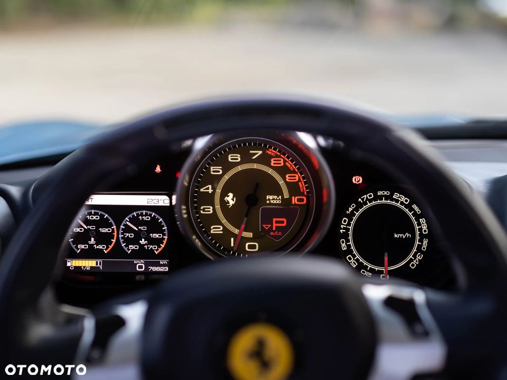 Ferrari California T - 21