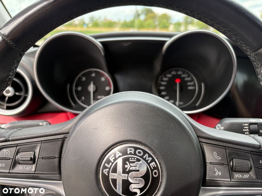 Alfa Romeo Giulia 2.2 D Turbo Super - 5