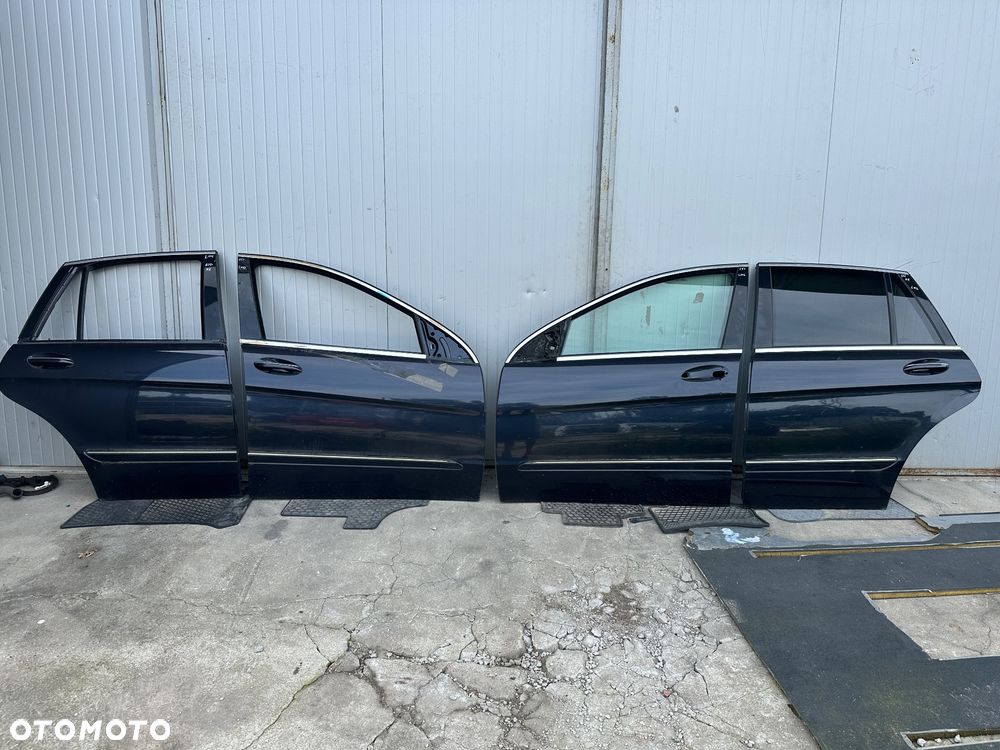 MERCEDES  r 251 drzwi lewe prawe tył przód  szyba zamek listwa