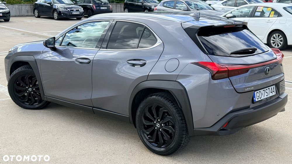 Lexus UX - 3
