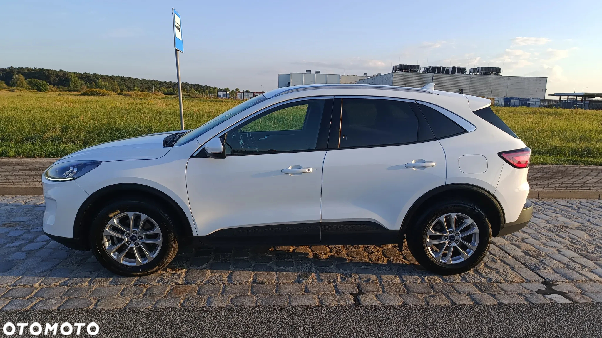 Ford Kuga 2.5 Duratec FHEV ST-LINE - 4