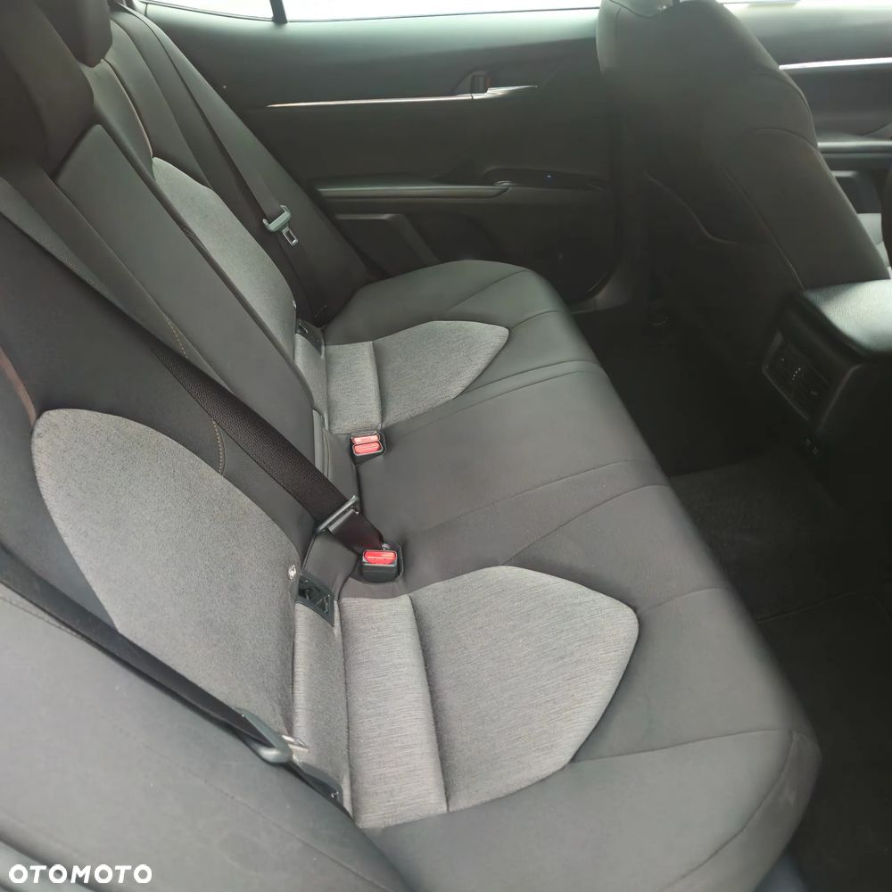 Toyota Camry - 17