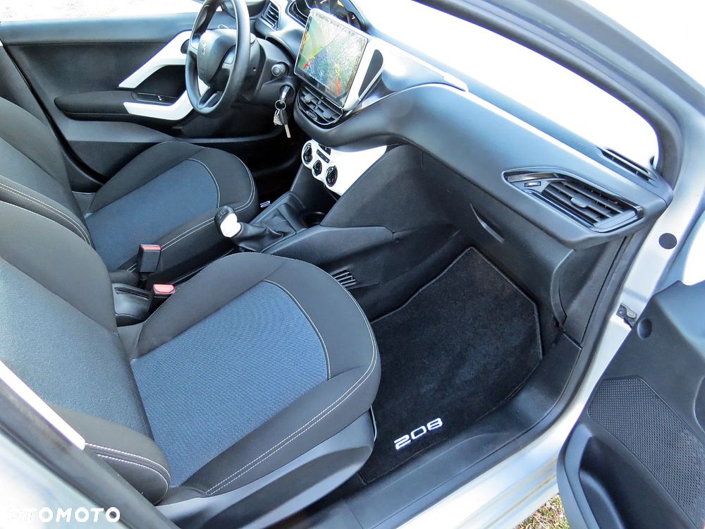 Peugeot 208 - 9