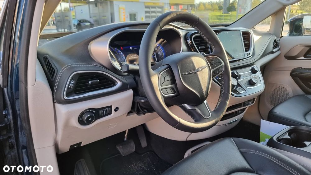 Chrysler Pacifica - 8
