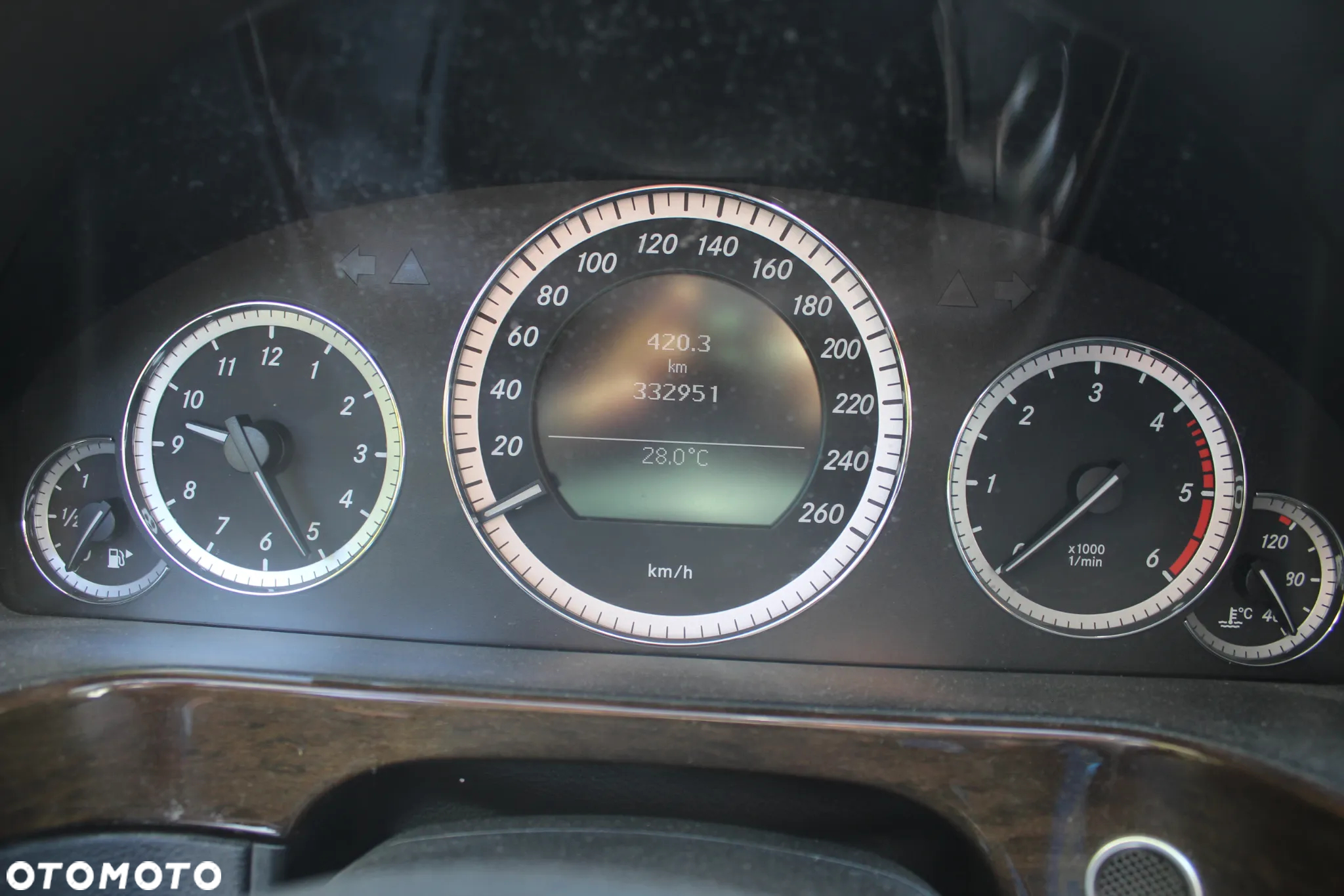 Mercedes-Benz Klasa E 200 CDI BlueEff - 19