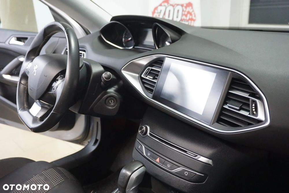 Peugeot 308 BlueHDi FAP 120 EAT6 Stop & Start Active - 21
