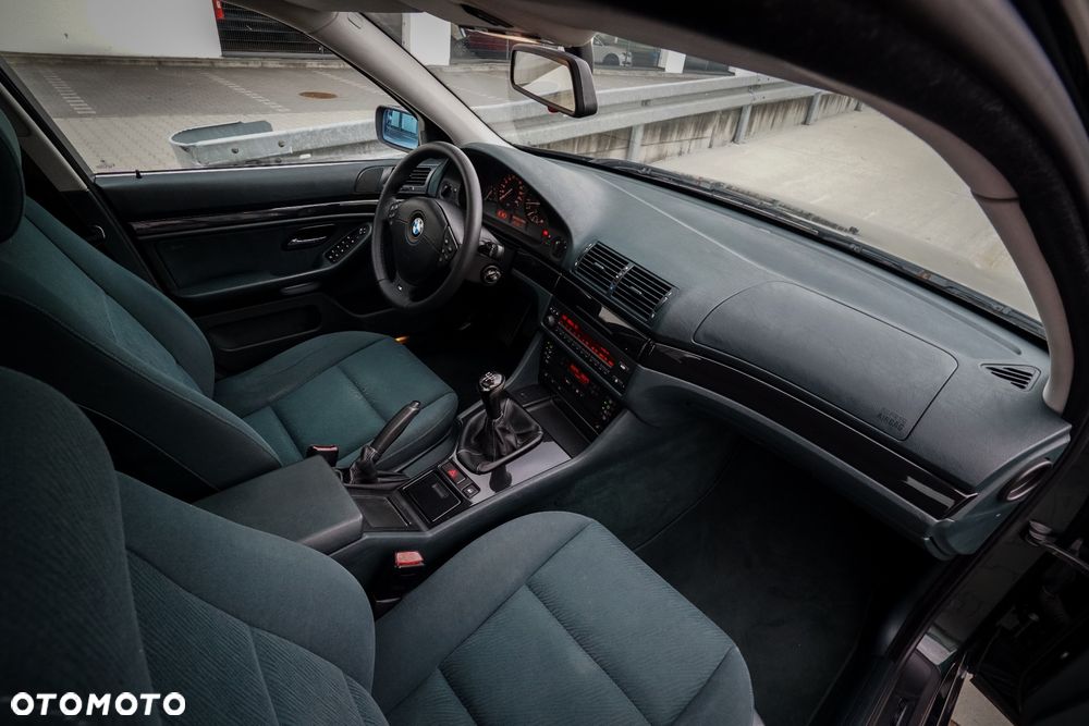 BMW Seria 5 525i - 14