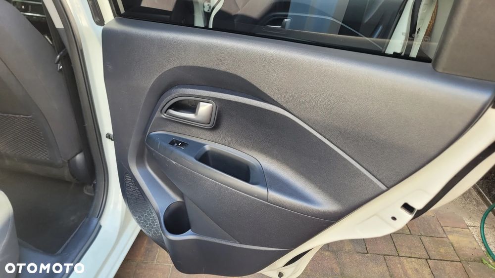 Kia Rio 1.4 Dream Team Edition - 30