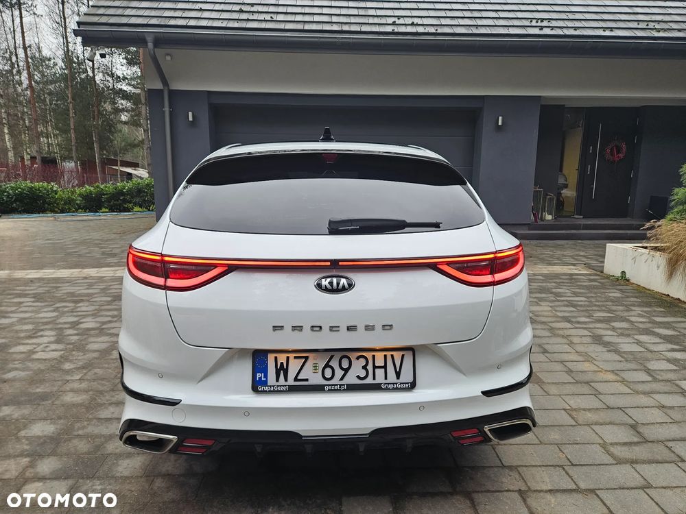 Kia ProCeed 1.6 T-GDI GT DCT - 16