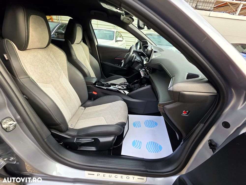 Peugeot 208 PureTech 130 EAT8 GT - 15