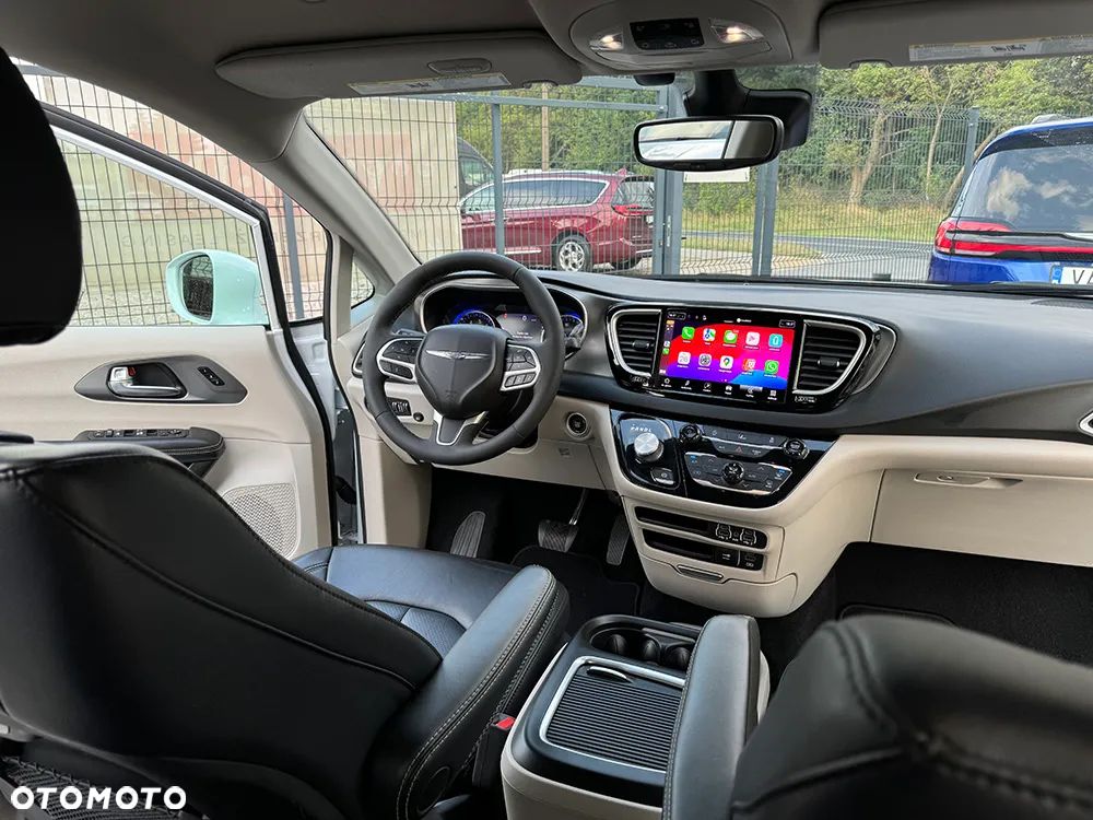 Chrysler Pacifica - 10