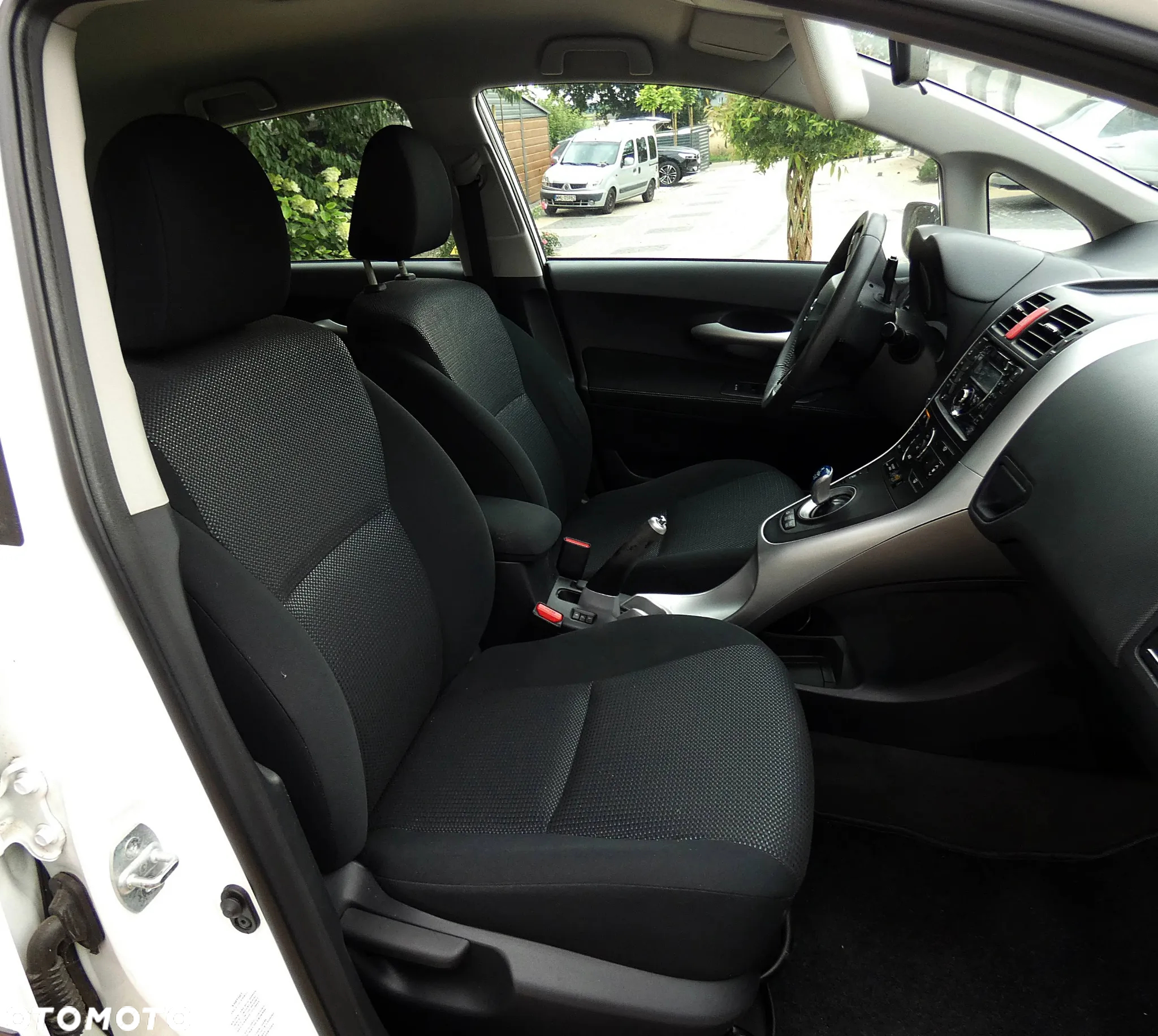 Toyota Auris 1.8 HSD Luna - 11