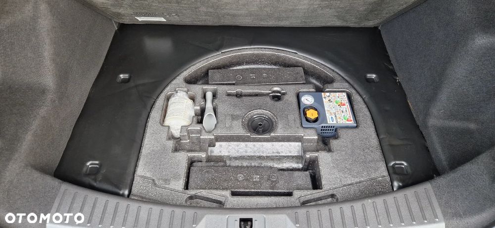 Ford Kuga 2.0 TDCi 4x2 Titanium - 30