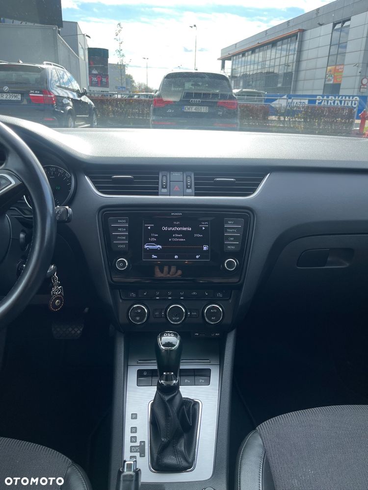 Skoda Octavia ver-2-0-tdi-elegance-dsg - 11