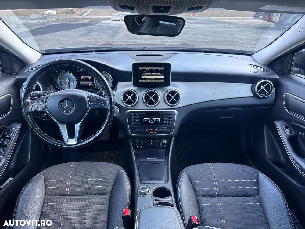Mercedes-Benz GLA - 8