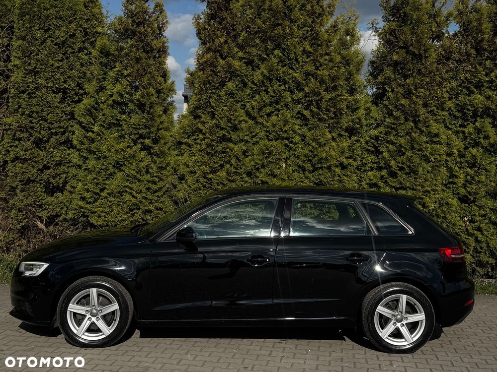 Audi A3 Sportback 30 TFSI S tronic design - 11