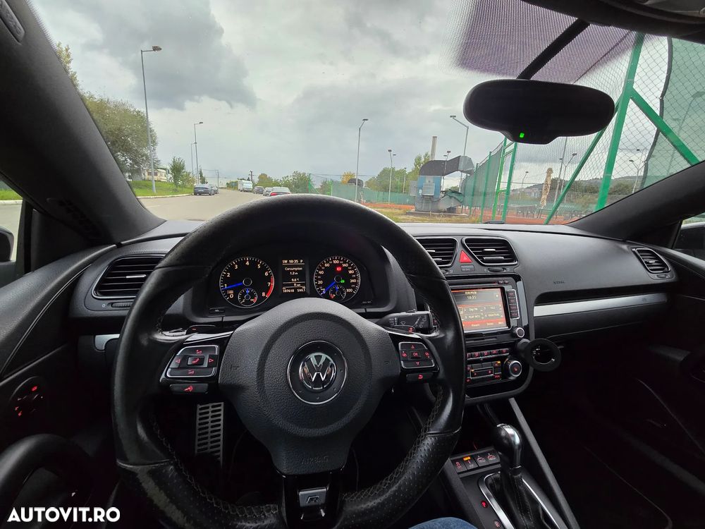 Volkswagen Scirocco R 2.0 TSI DSG - 13