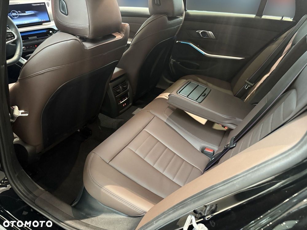 BMW Seria 3 318i M Sport - 6