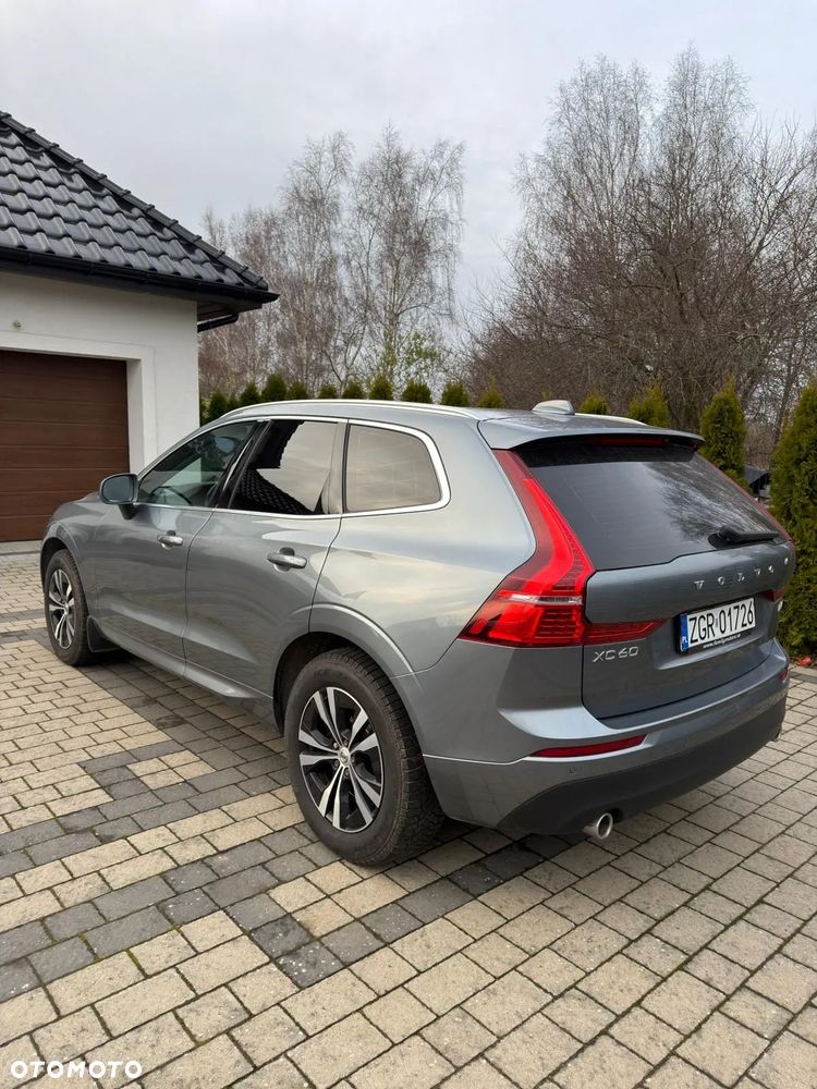 Volvo XC 60 B4 D AWD Geartronic Momentum - 5