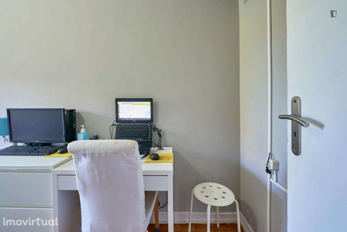 Quarto - localizado em Amadora Lisbon - Grande imagem: 4/22