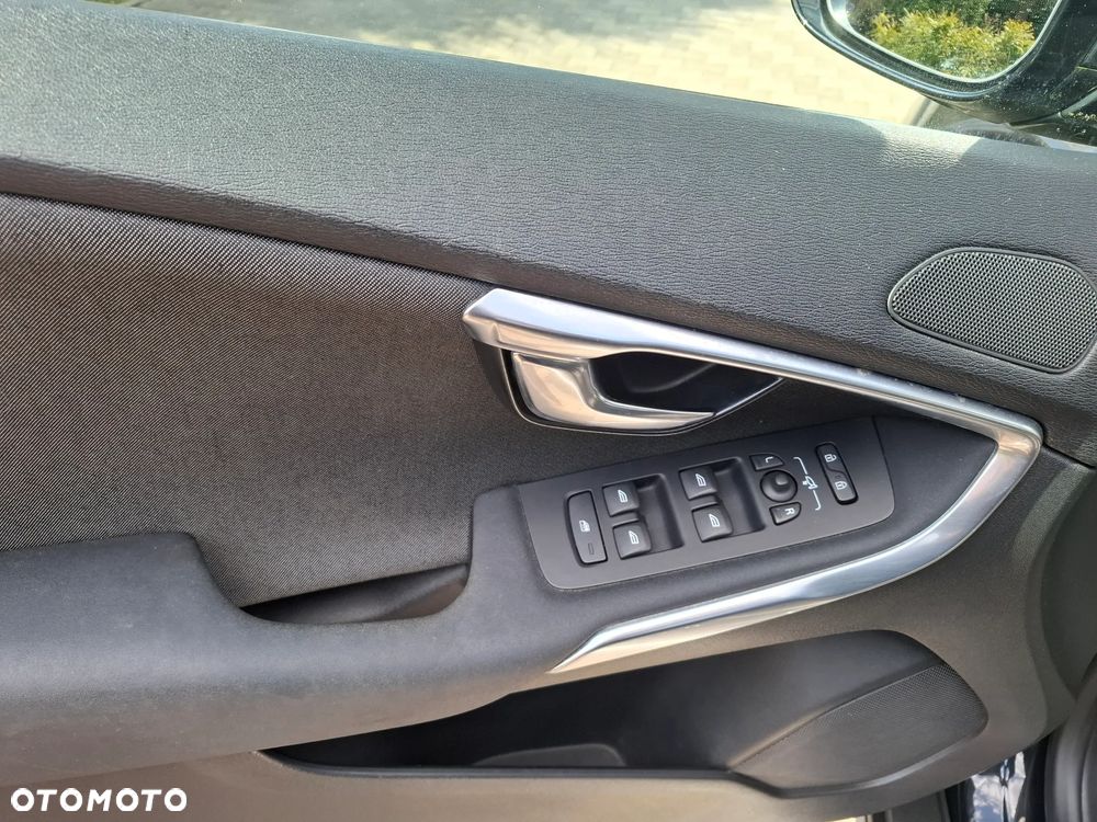 Volvo V40 Cross Country D3 Summum - 28