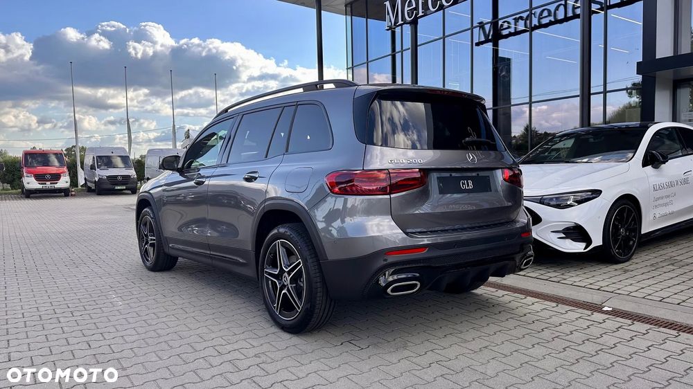 Mercedes-Benz GLB 200 AMG Line 7G-DCT - 3