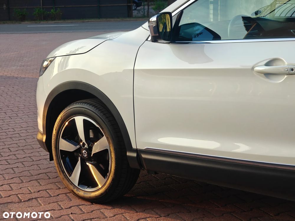 Nissan Qashqai 1.6 DIG-T N-Connecta - 4