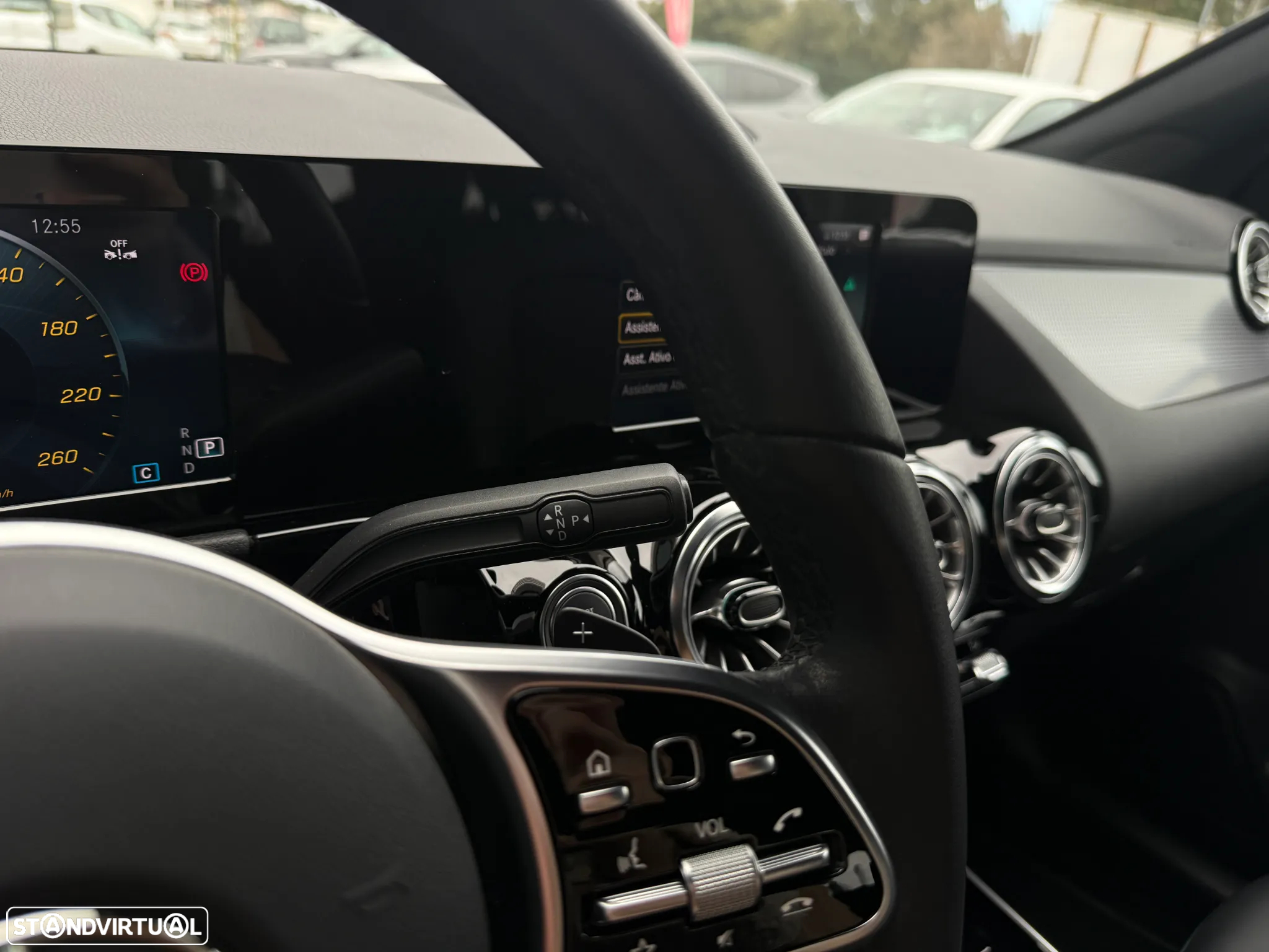 Mercedes-Benz GLA 180 7G-DCT Progressive - 24