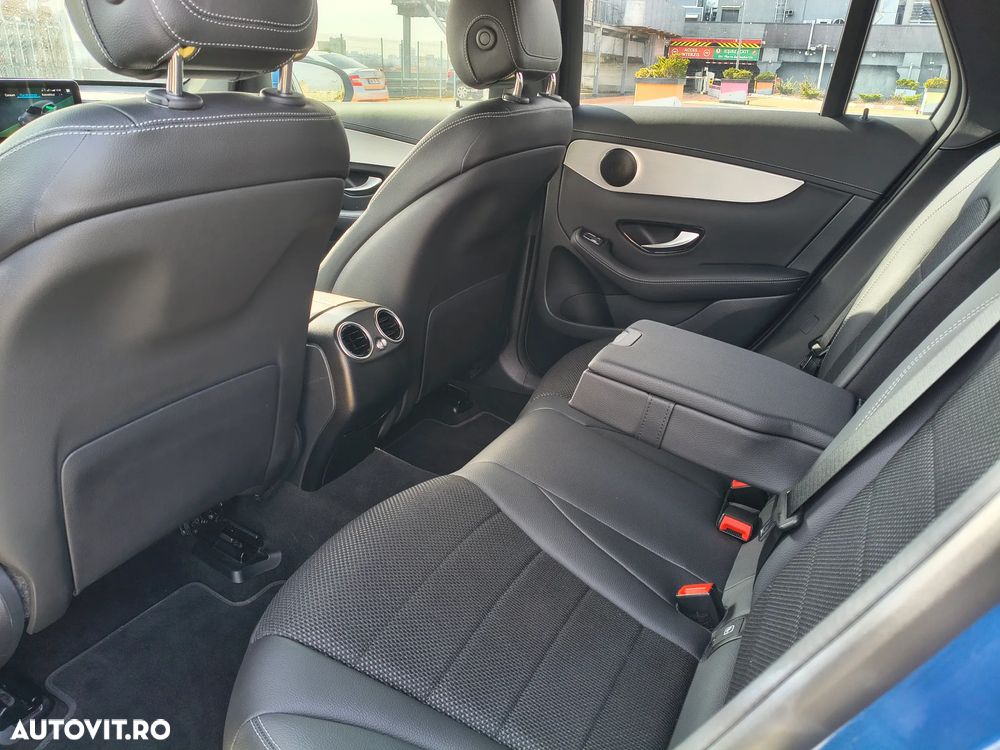 Mercedes-Benz GLC 300 e 4MATIC - 24