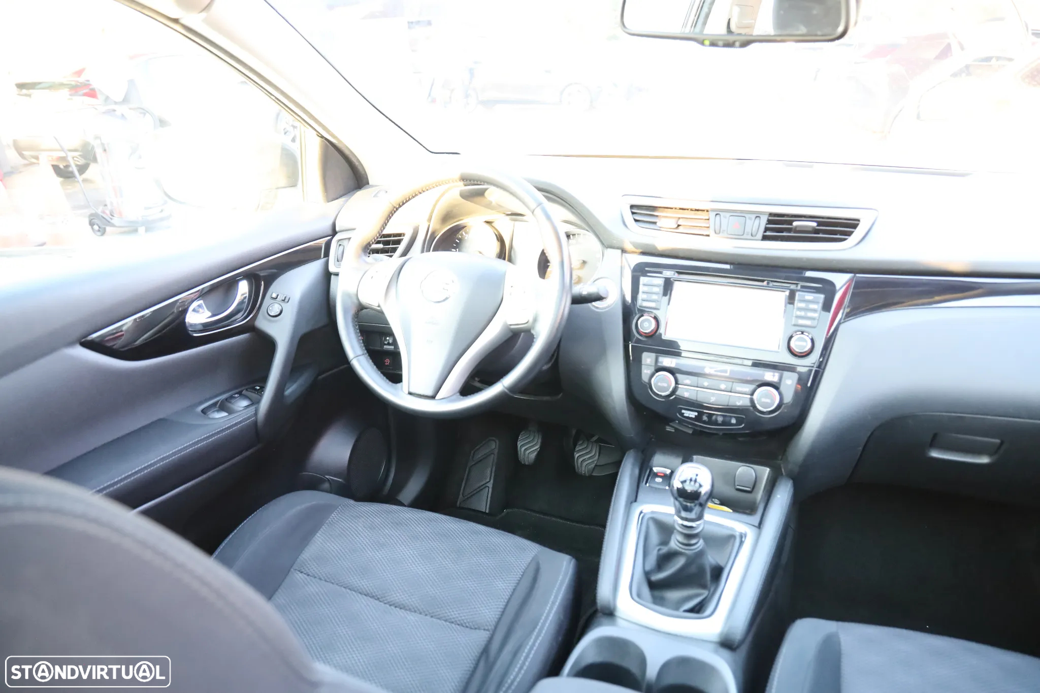 Nissan Qashqai 1.5 dCi N-Connecta 18 - 10
