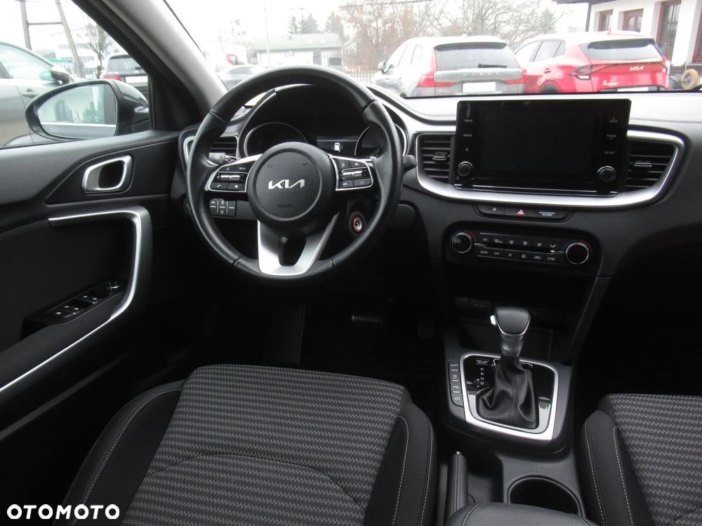 Kia Ceed 1.5 T-GDI M DCT - 11