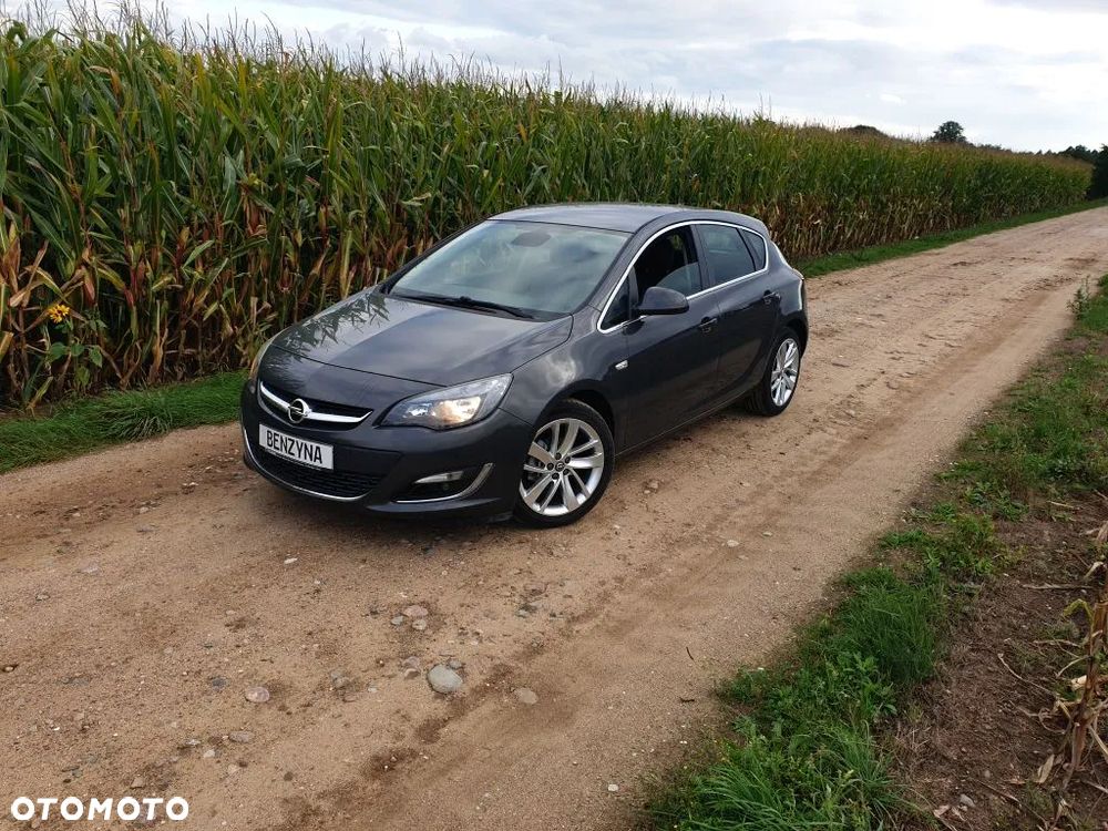 Opel Astra IV 1.4 T Cosmo - 2