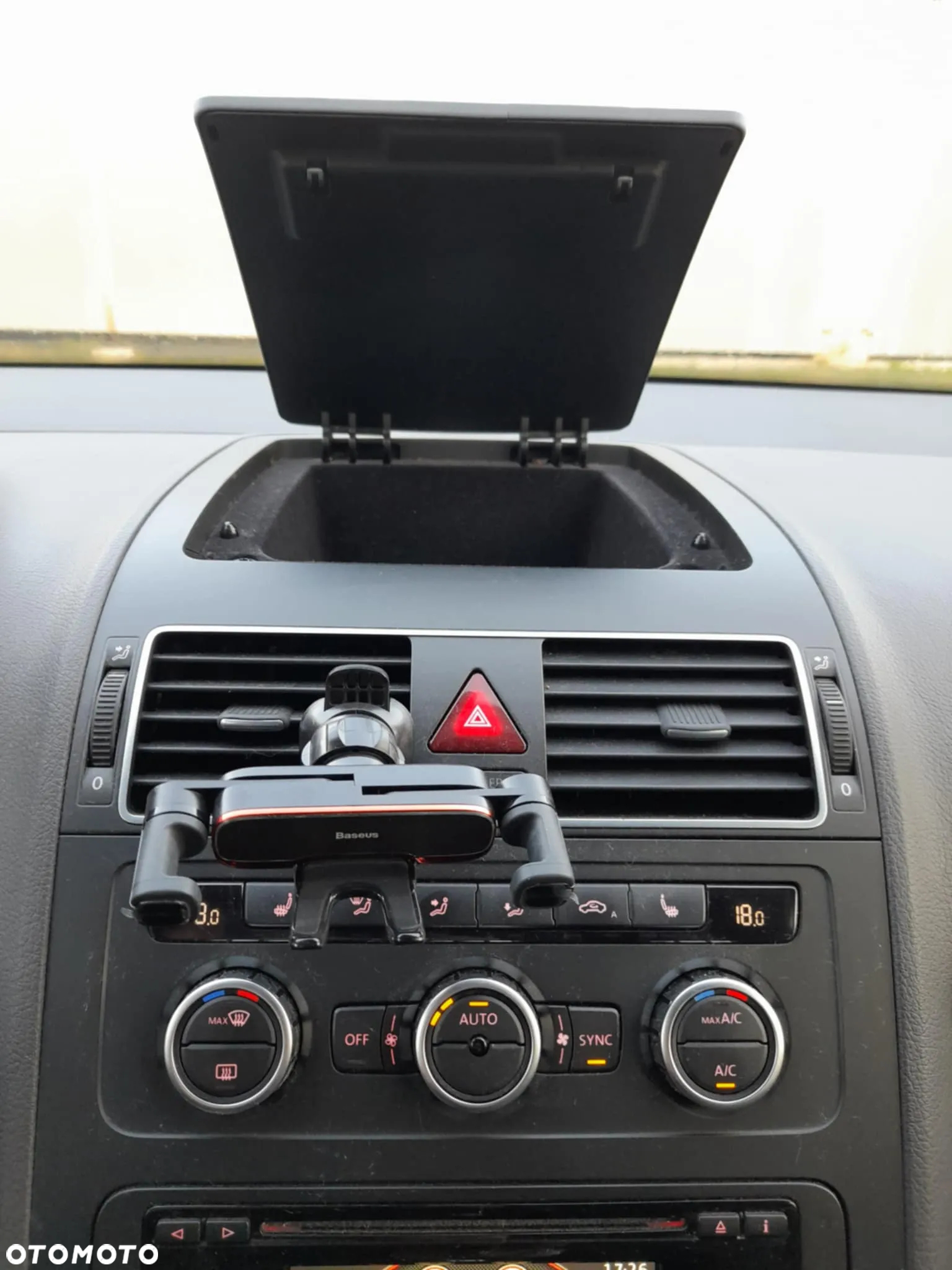 Volkswagen Touran 1.6 TDI DPF BlueMotion Technology Comfortline - 12