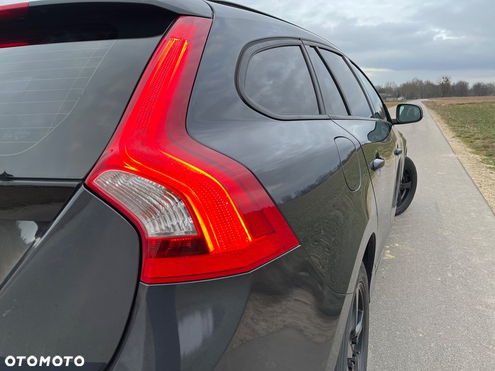 Volvo V60 D3 Drive-E Dynamic Edition (Momentum) - 14