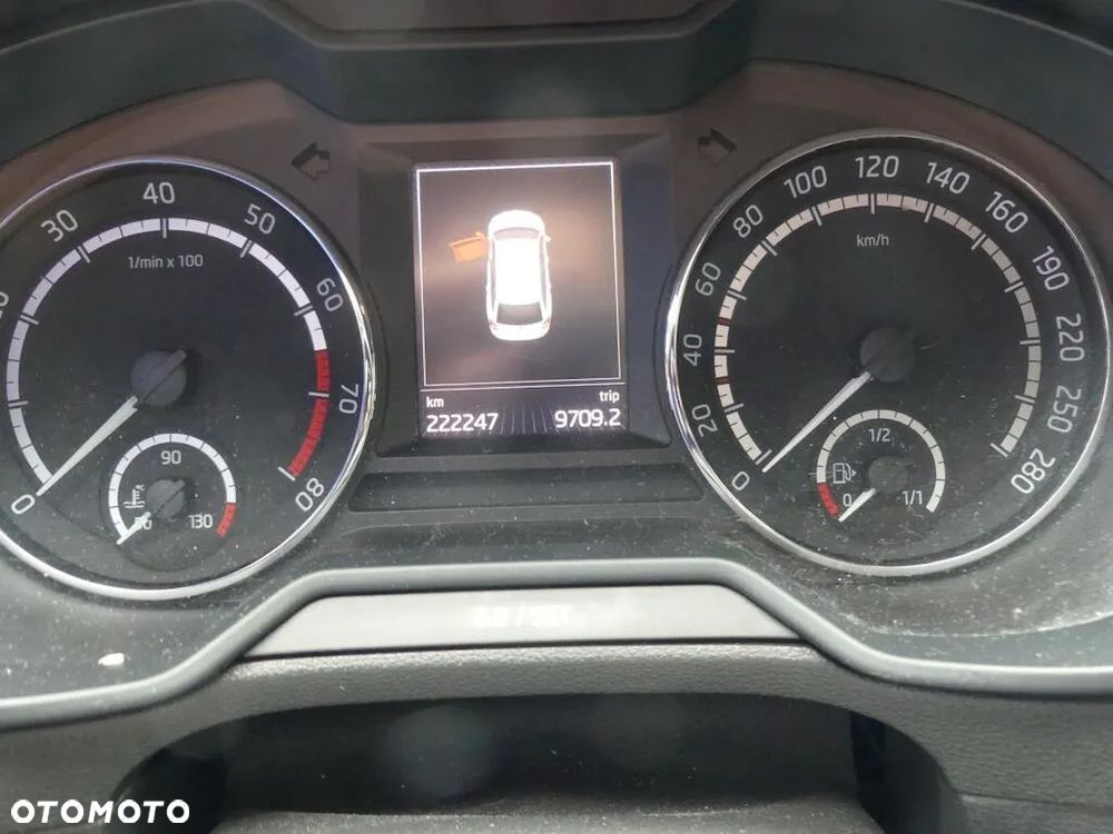 Skoda Octavia Combi 2.0 TSI DSG RS 230 - 6